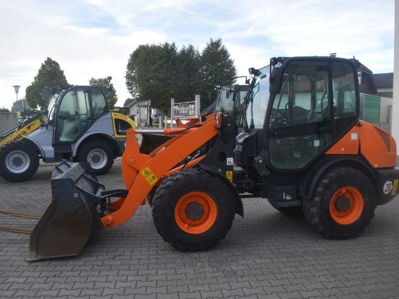 Komatsu WA70-7