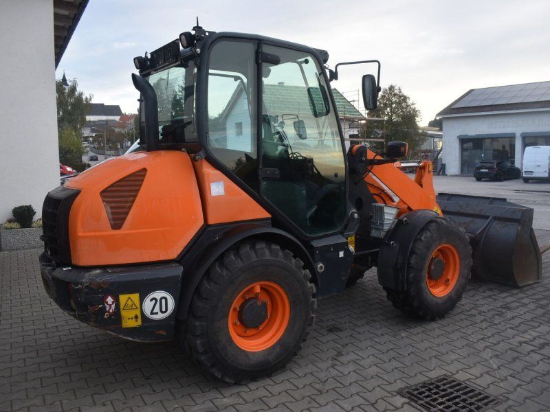 Komatsu WA70-7
