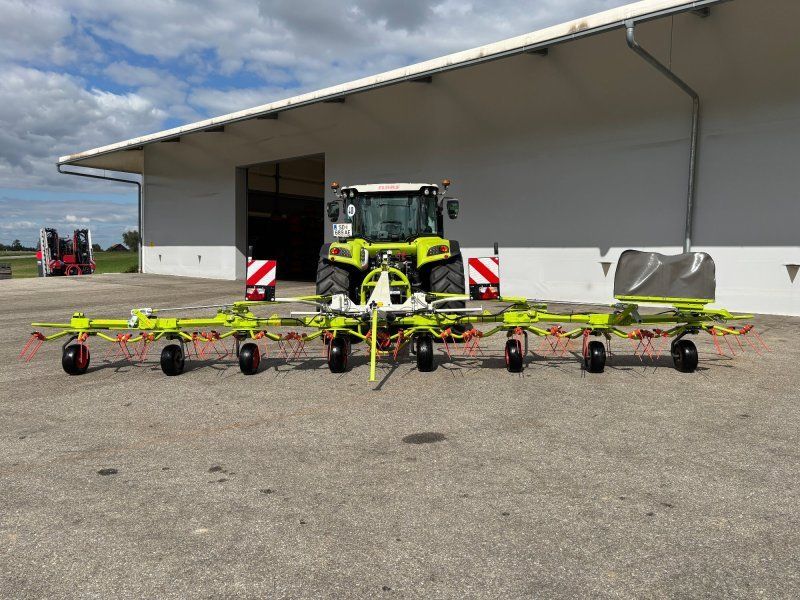 Claas Volto 900