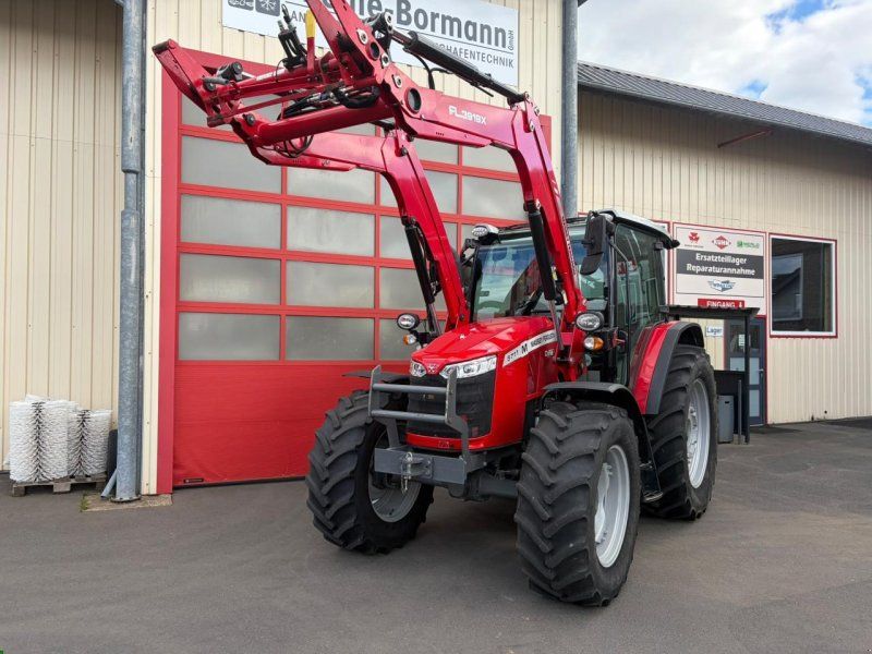 Massey Ferguson 5711 M Dyna-4