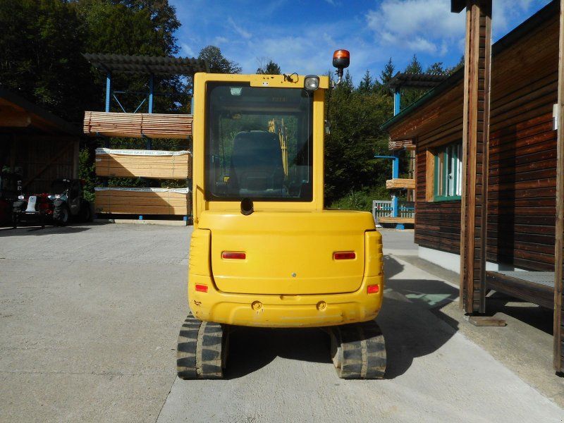 Takeuchi TB235 ( 3.605kg ) mit Powertilt + hydr. SW + 3 L