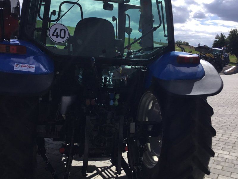New Holland T5050