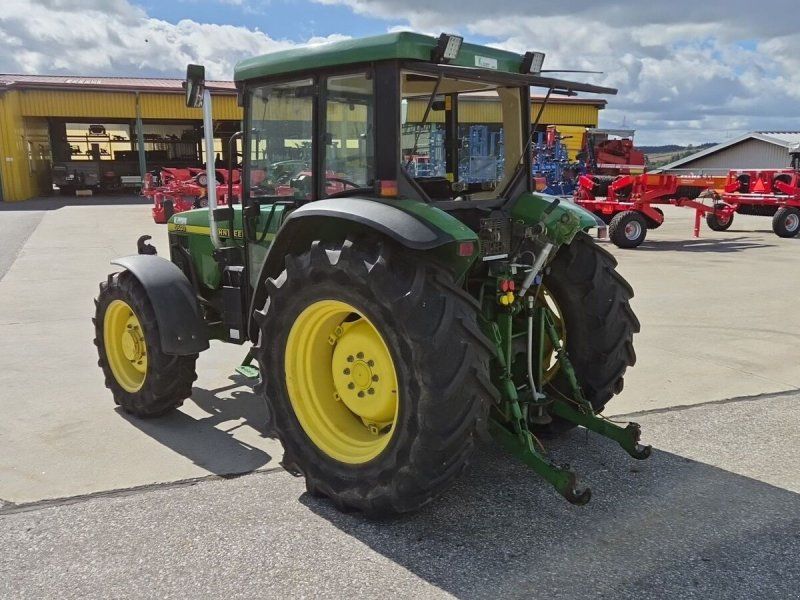 John Deere 5500