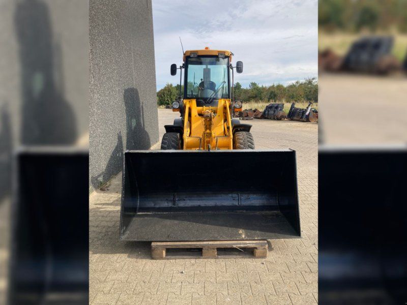 JCB 407