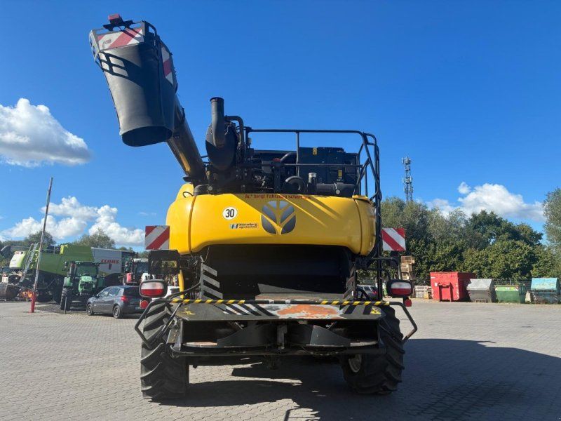 New Holland CR 8.90 Raupe Revelation Modelljahr 2018