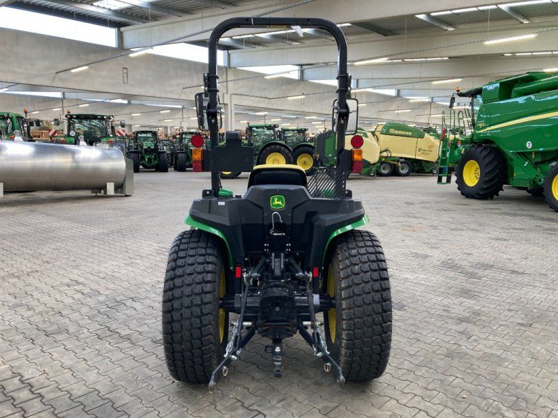 John Deere 3025E