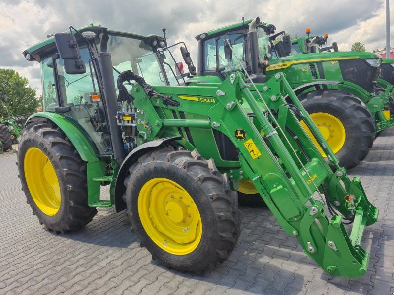 John Deere 5075M