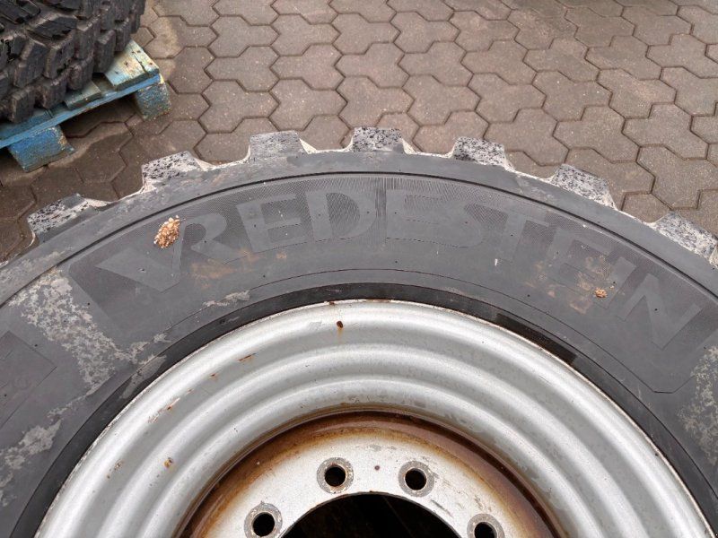 Vredestein 500/70 R24