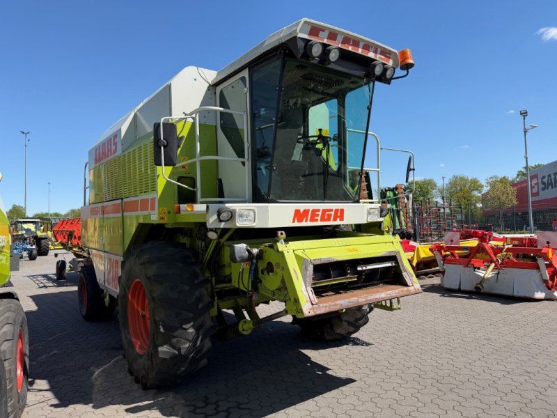 Claas Dominator 218 Mega