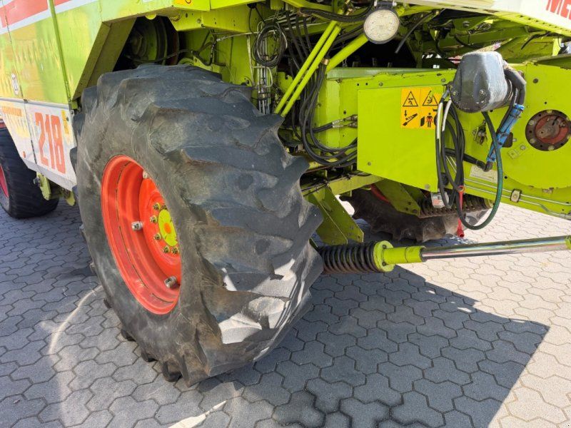 Claas Dominator 218 Mega