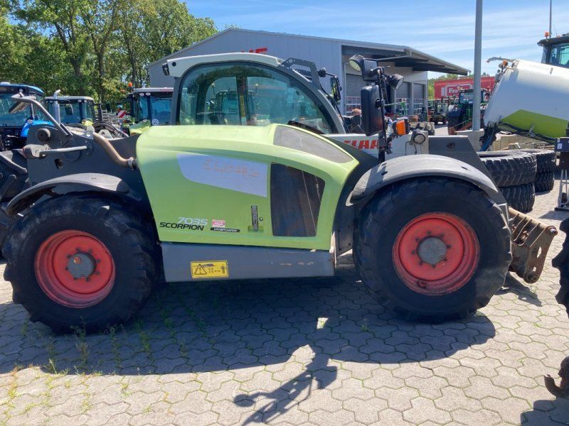Claas Scorpion 7035