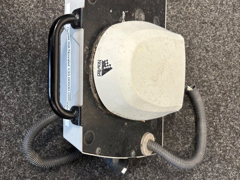 Massey Ferguson Guide mit Noel-Zentimeter-Genauigkeit (RTK)