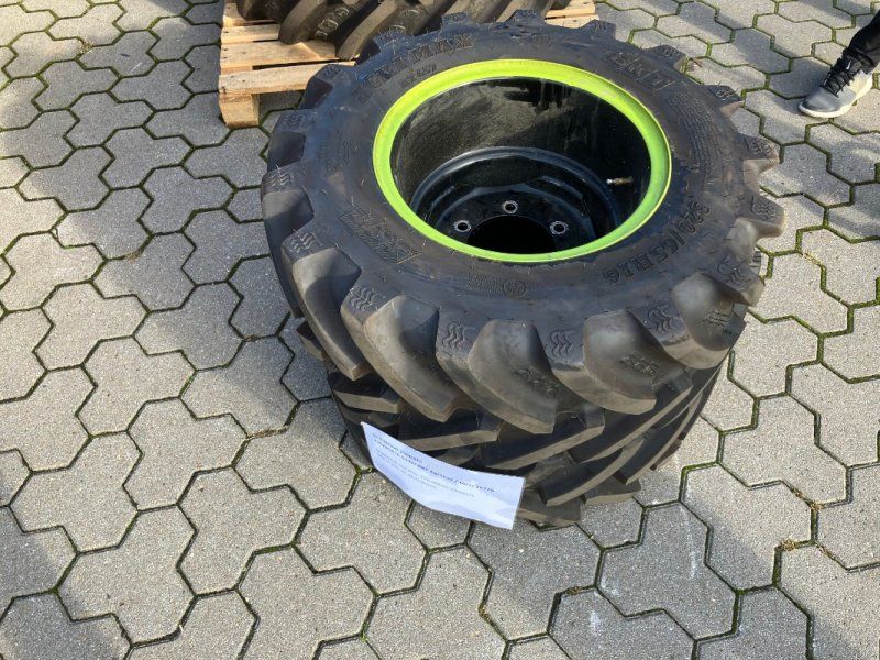BKT 320/65R16
