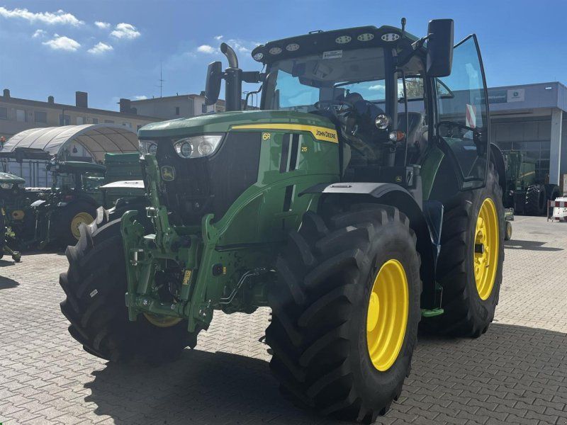 John Deere 6R 215