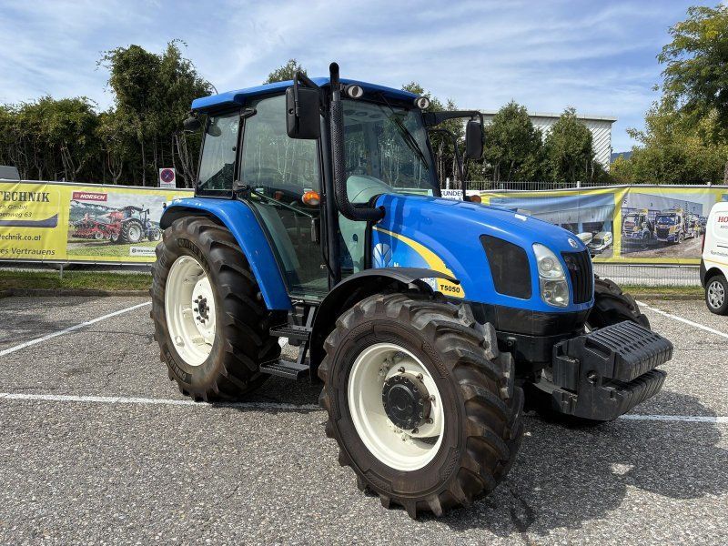 New Holland T5050
