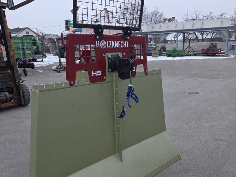 Holzknecht HS 750