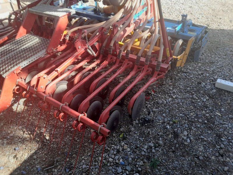 Lemken Zirkon 7 mit Accord Pneumatische Drillmas