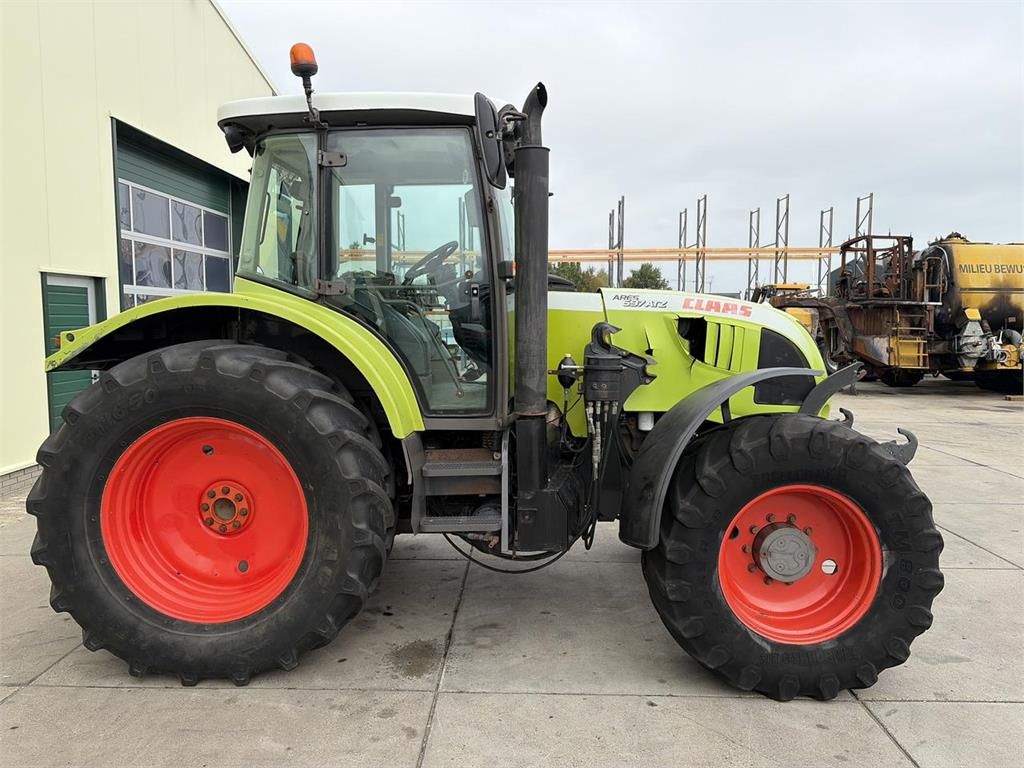 CLAAS Ares 697 ATZ