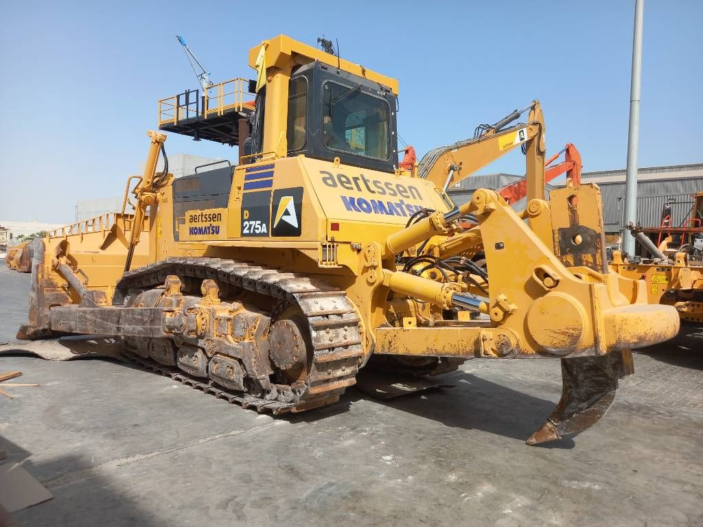 Komatsu D275A-5R (EXW - Abu Dhabi)