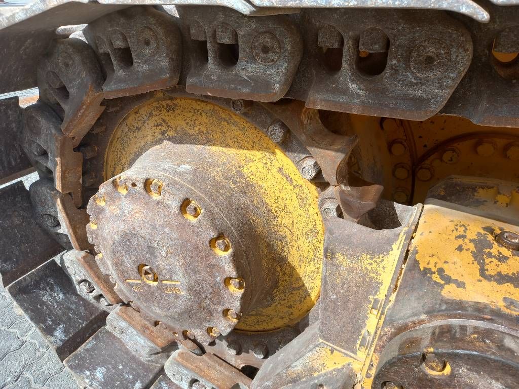 Komatsu D275A-5R (EXW - Abu Dhabi)