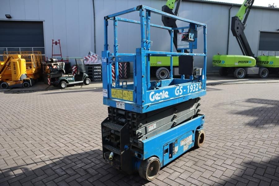Genie GS1932 Electric, Working Height 7.8 m, 227kg Capac