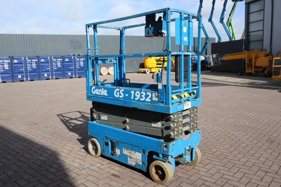 Genie GS1932 Electric, Working Height 7.8 m, 227kg Capac