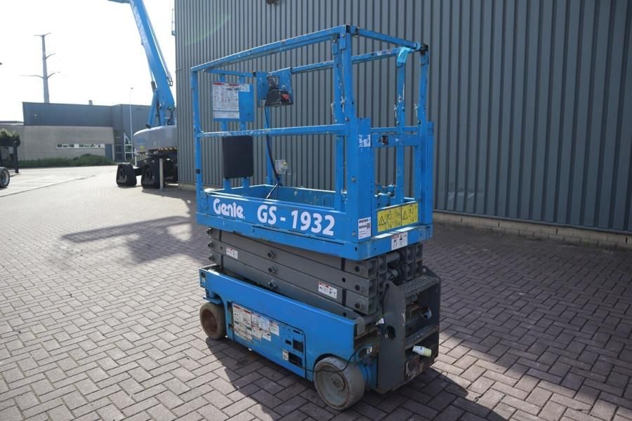 Genie GS1932 Electric, Working Height 7.8 m, 227kg Capac