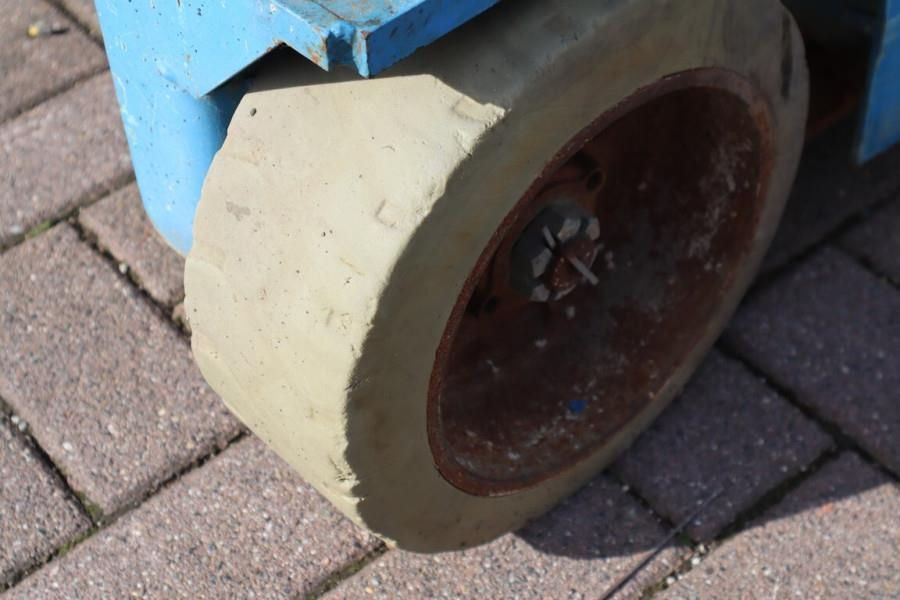 Genie GS1932 Electric, Working Height 7.8 m, 227kg Capac