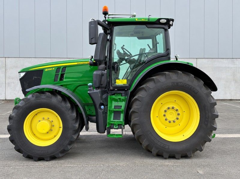 2018 John Deere 6230R All-Wheel-Drive Tractor