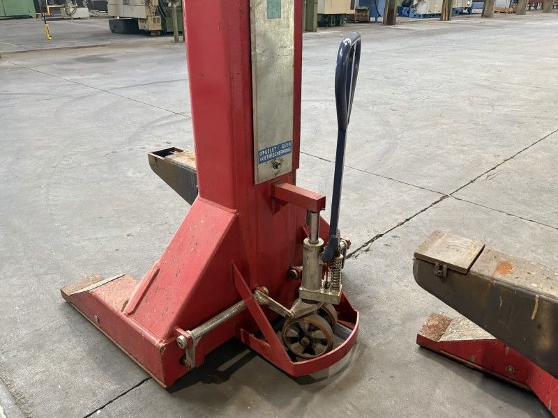 EMANUEL SCM 160F Mobile elektromechanische Hubsäule (4x)