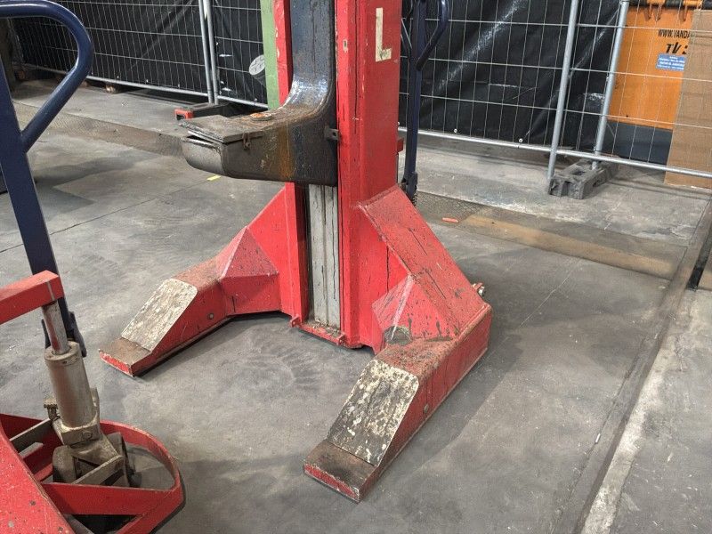 EMANUEL SCM 160F Mobile elektromechanische Hubsäule (4x)