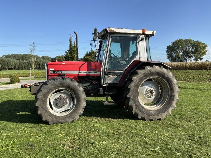 1995 Massey Ferguson 3095 Vierwielaangedreven Tractor