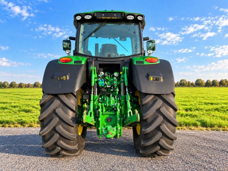 2013 John Deere 6210R Allrad-Ackerschlepper