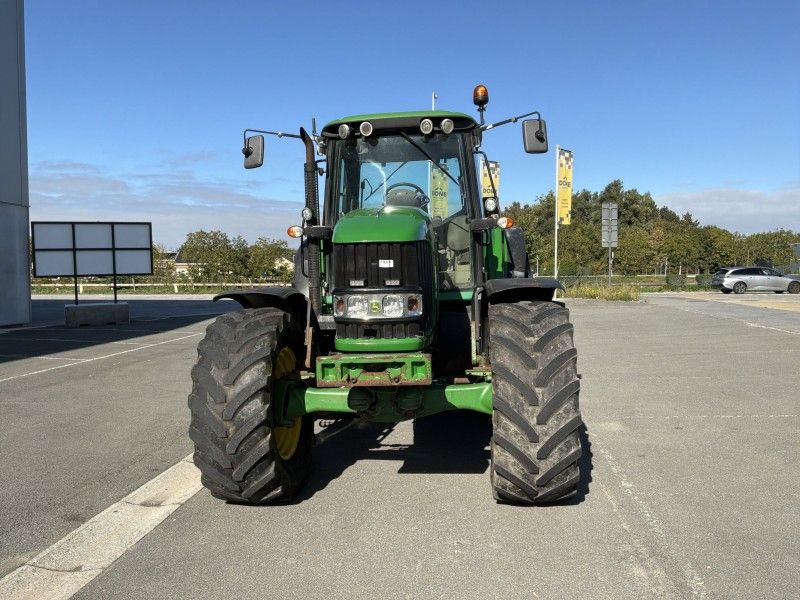 John Deere 7530 Traktor mit Allradantrieb