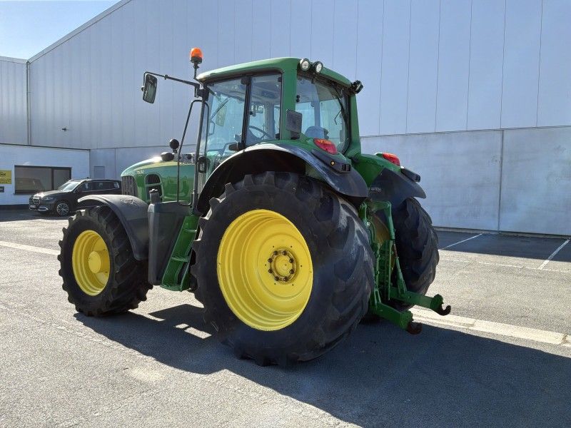John Deere 7530 Traktor mit Allradantrieb