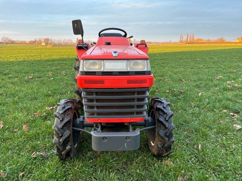 Kubota Sunshine L1-195 Minitraktor mit Allradantrieb