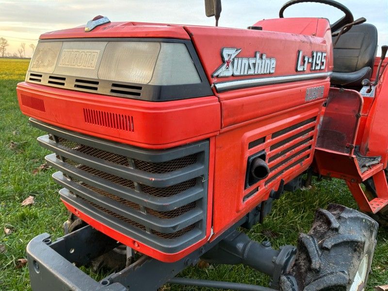 Kubota Sunshine L1-195 Minitraktor mit Allradantrieb