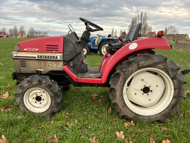 Shibaura P185F Minitraktor mit Allradantrieb