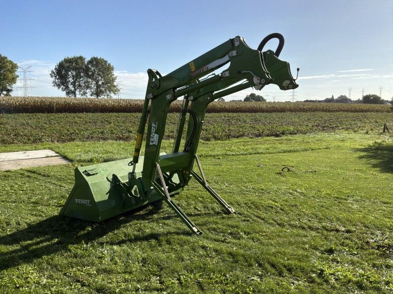 2017 Fendt 4X75 Front Loader with Bucket