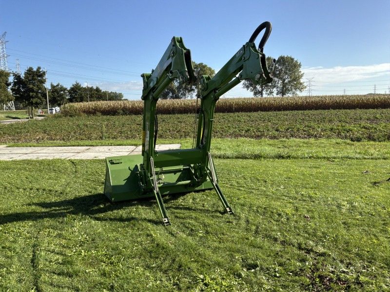 2017 Fendt 4X75 Front Loader with Bucket