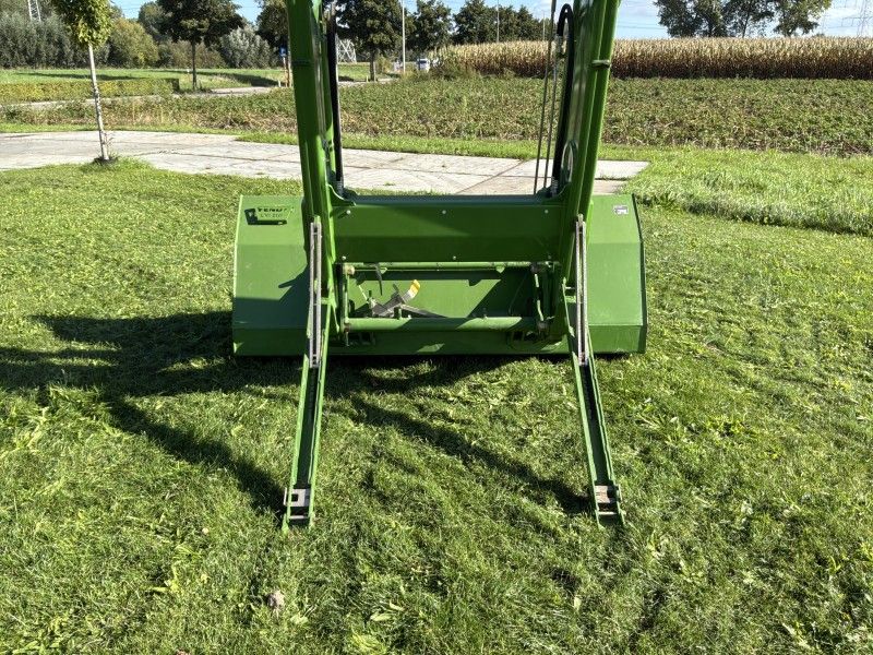 2017 Fendt 4X75 Front Loader with Bucket