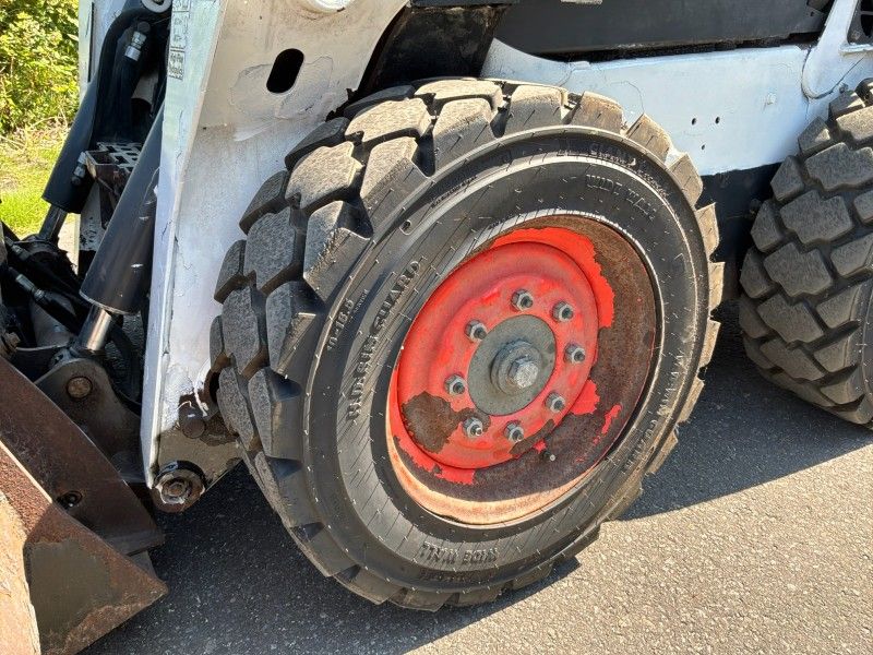 Bobcat S590 Skid Steer Loader