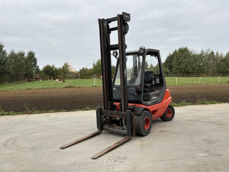 2001 Linde H30D forklift