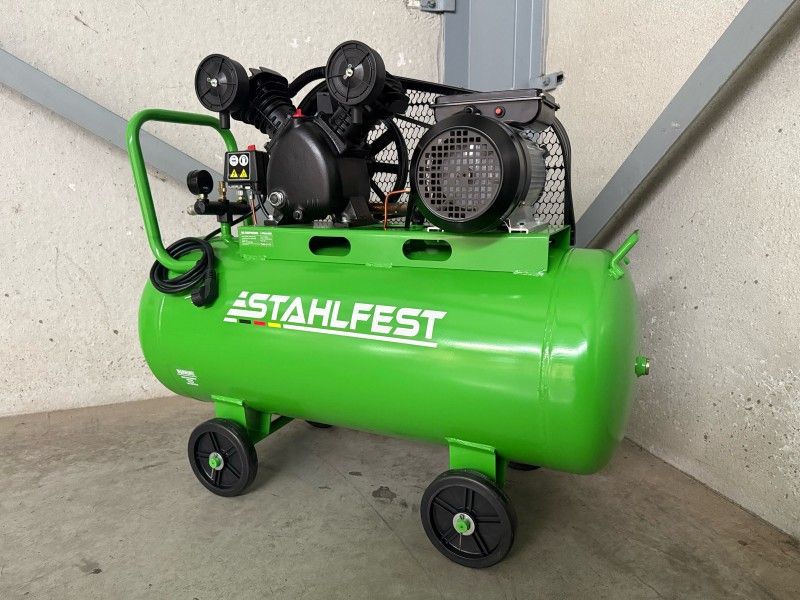 Stahlfest 100-liter V-twin piston compressor