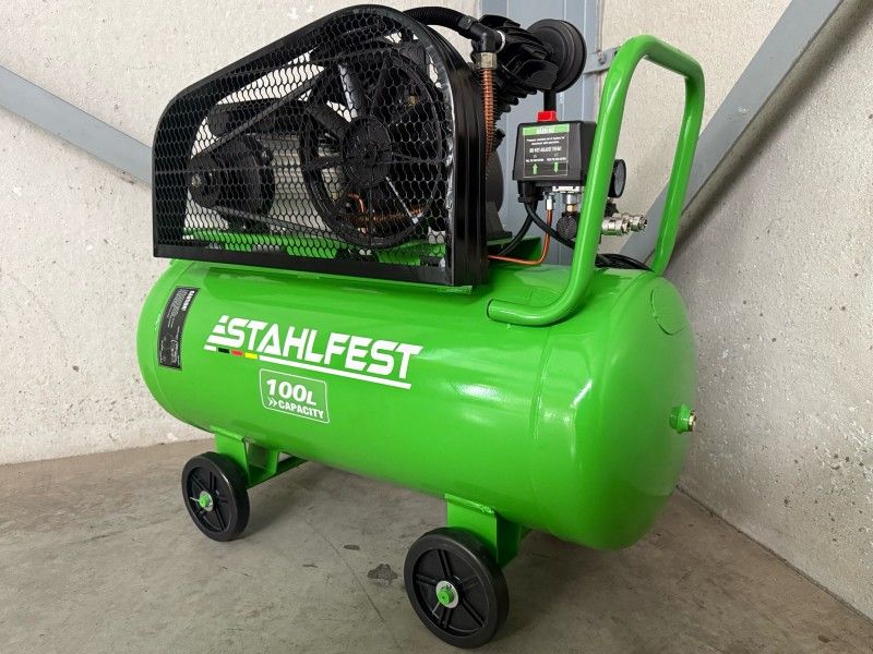 Stahlfest 100-liter V-twin piston compressor