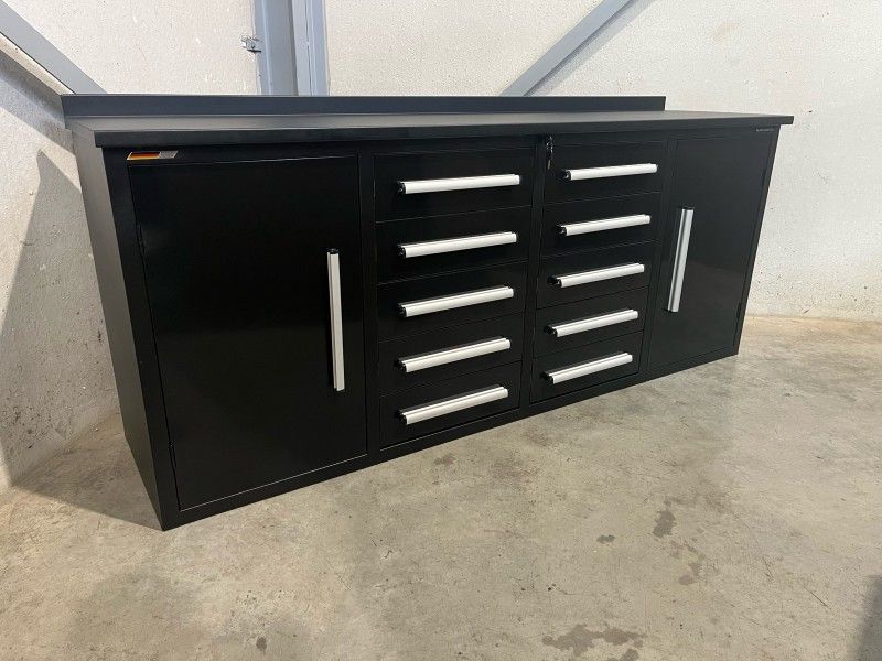 Metall-Werkbank mit 10 Schubladen