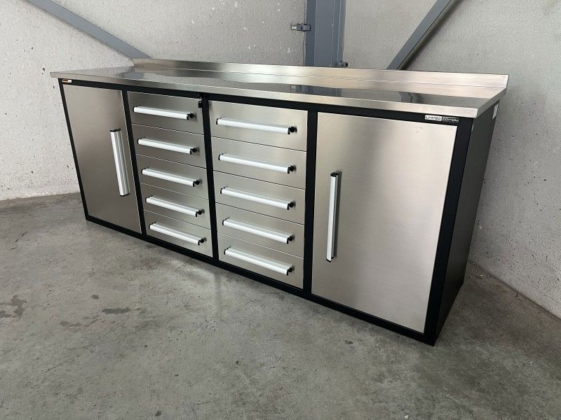 Stainless steel workbench with 10 drawers