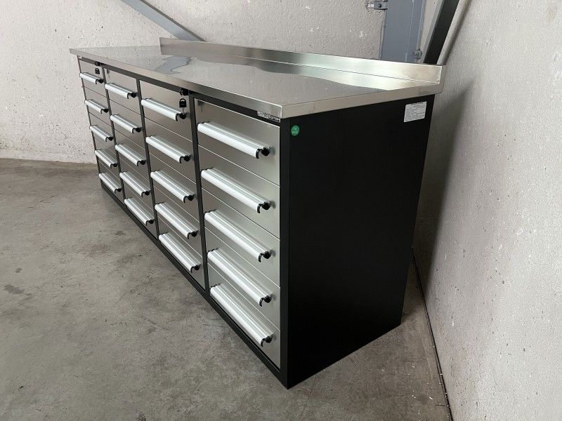 Edelstahl-Werkbank mit 20 Schubladen