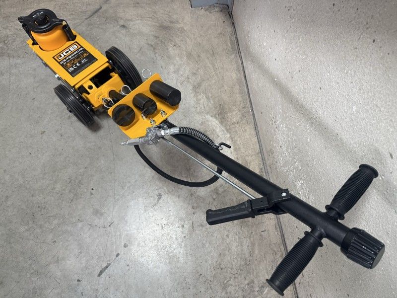 JCB 35-metric-ton Hydropneumatic Garage Jack