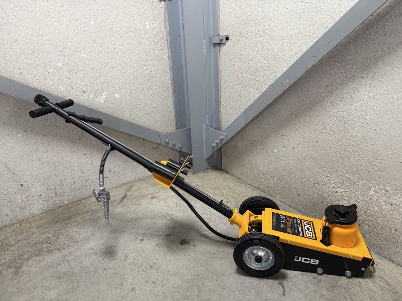 JCB 35-metric-ton Hydropneumatic Garage Jack